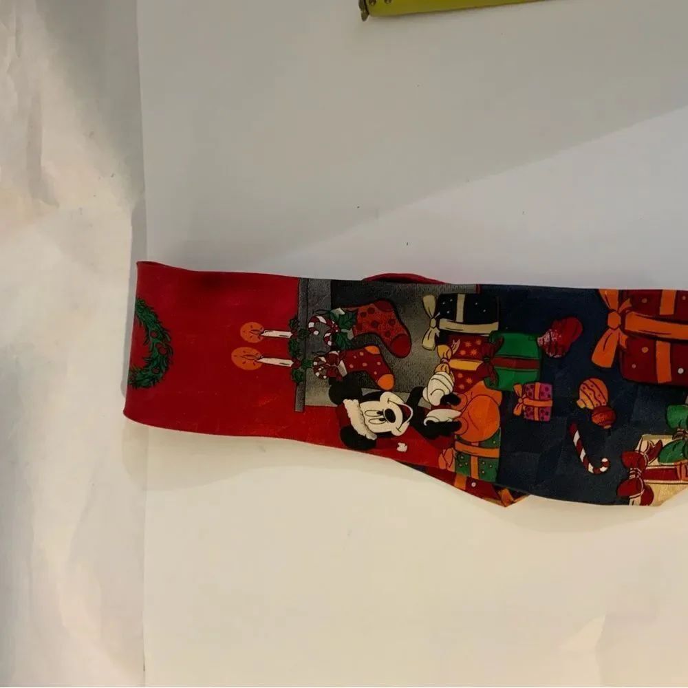 Disney Mickey Unlimited VTG Christmas tie red